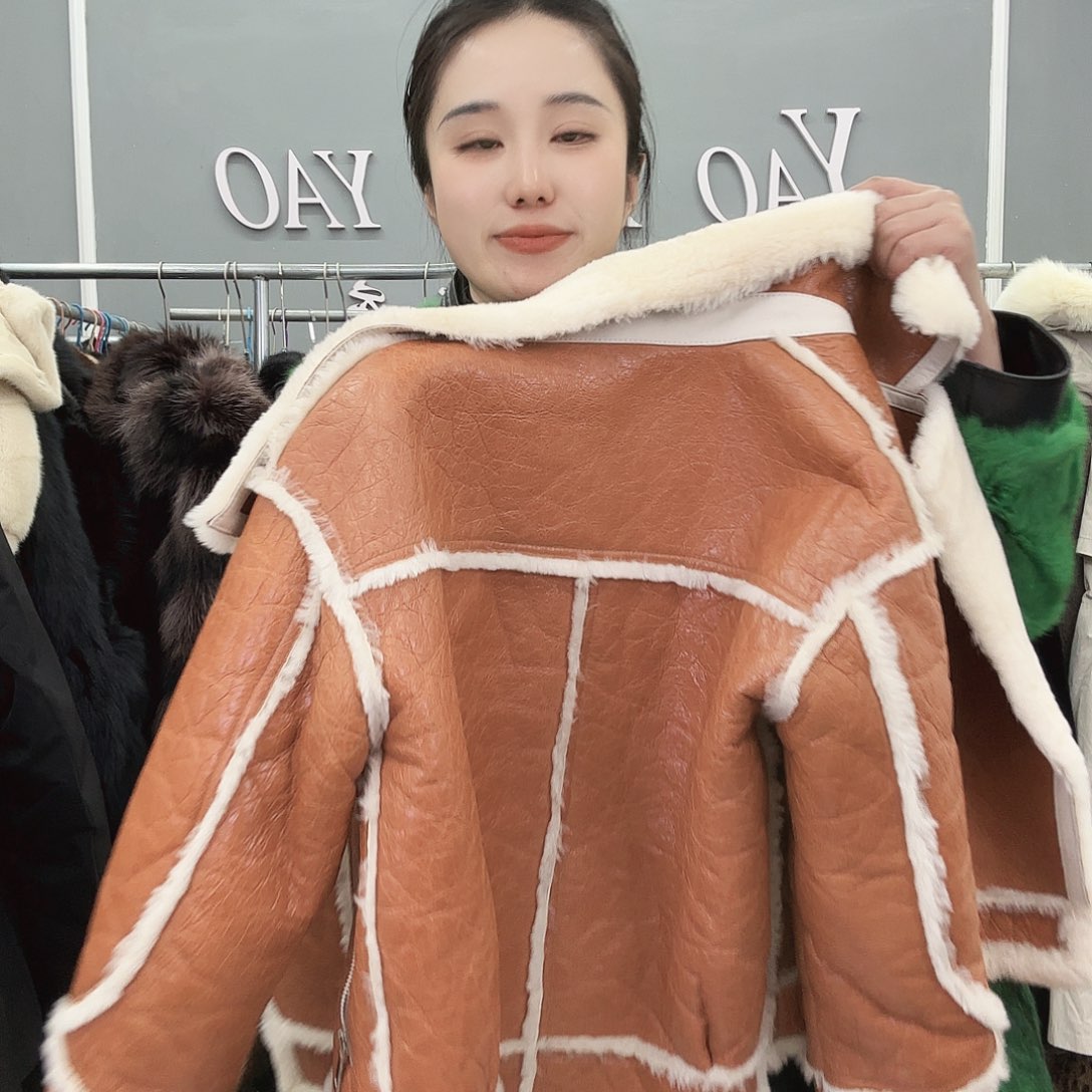 姚小妖家高端皮草