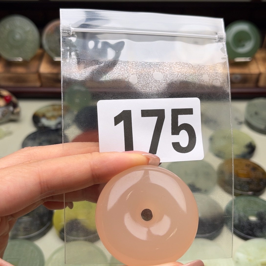 爱***赢蛇纹石玉未镶嵌颈饰