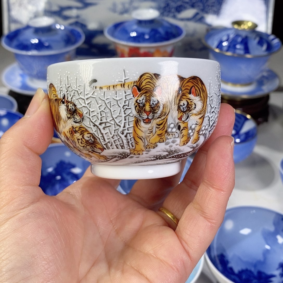 杯粉彩老虎主人杯杯