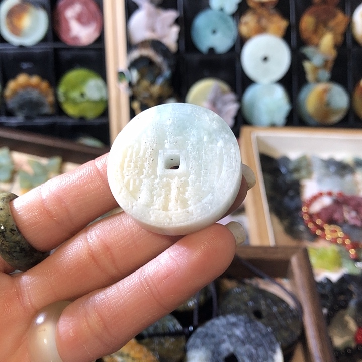 岫玉未镶嵌岫玉挂件