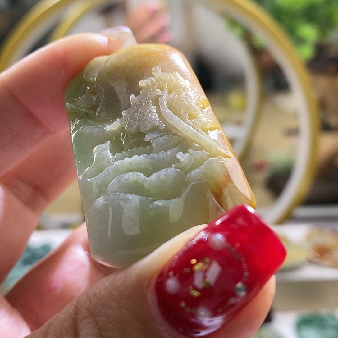 【闪购商品】翡翠颈饰未镶嵌山水