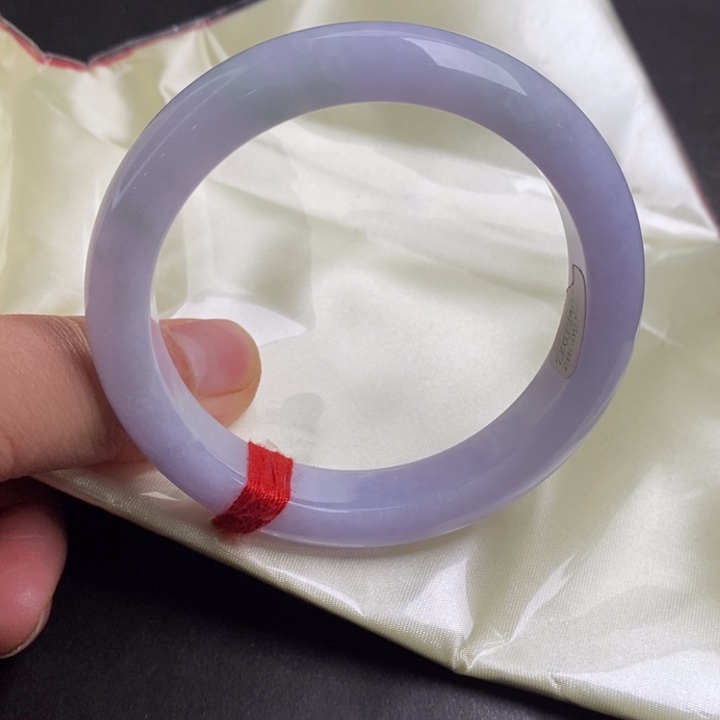 翡翠手镯未镶嵌56圈