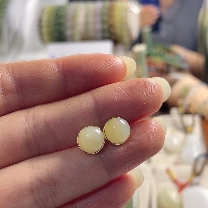 和田玉未镶嵌耳饰