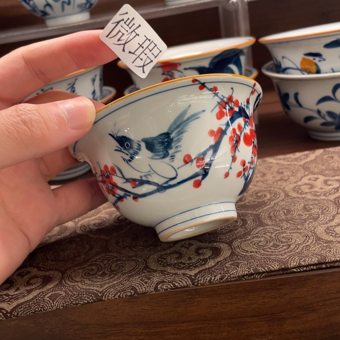 釉下手绘茶具微瑕