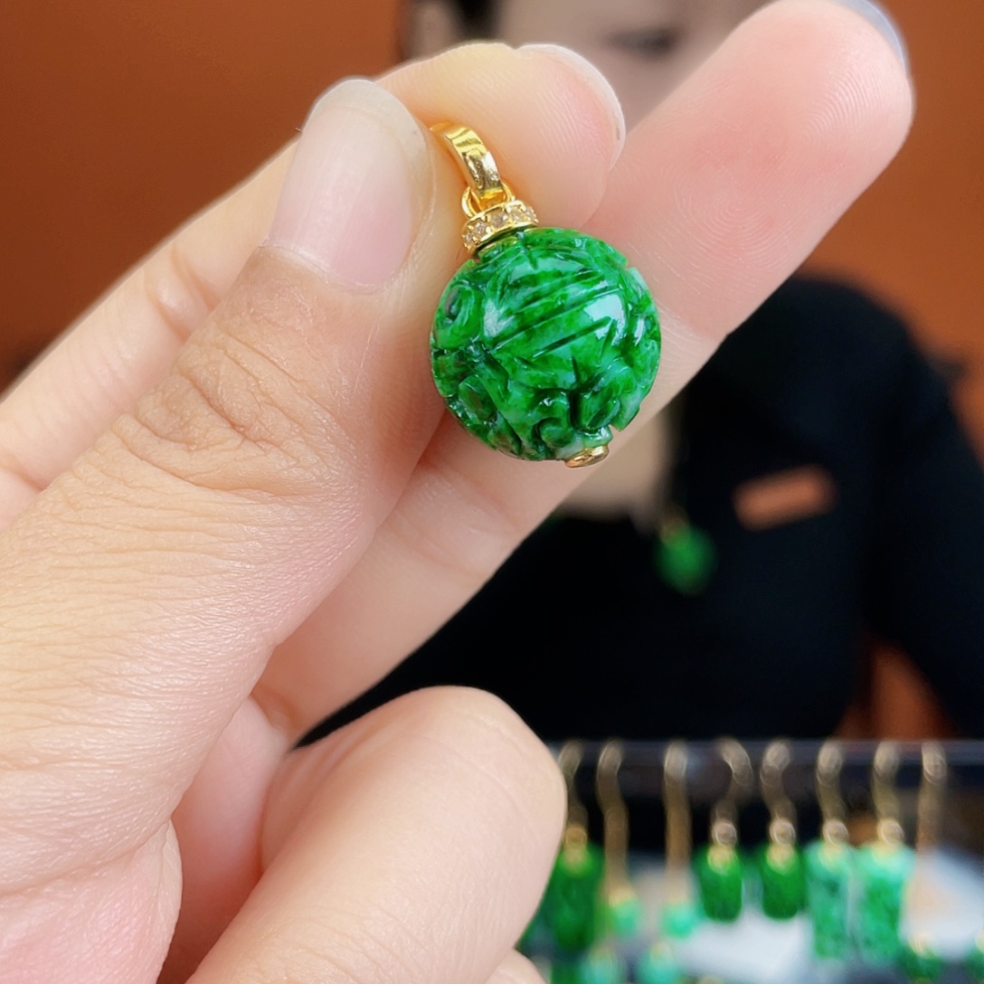 翡翠未镶嵌耳饰饰品