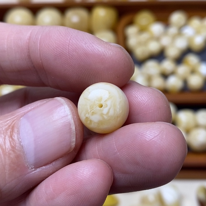 蜜蜡琥珀画未镶嵌冷***困