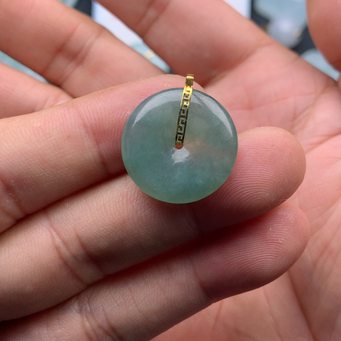 翡翠颈饰18K金镶嵌平安扣