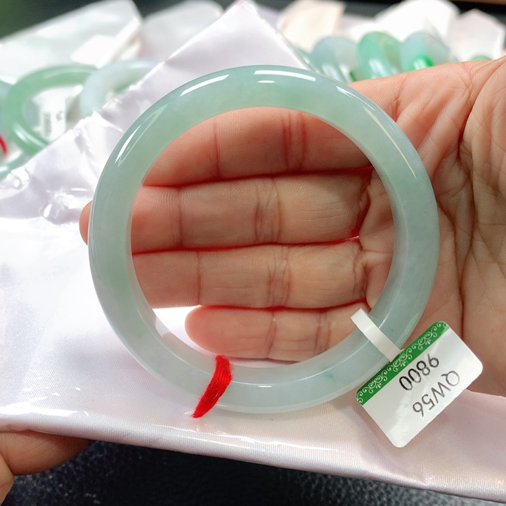 翡翠手镯未镶嵌5656565656