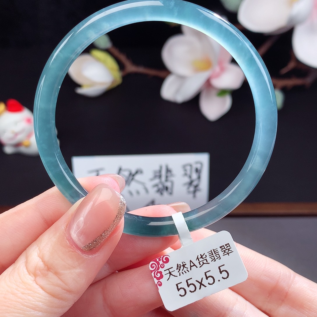 翡翠手镯（圆镯）未镶嵌