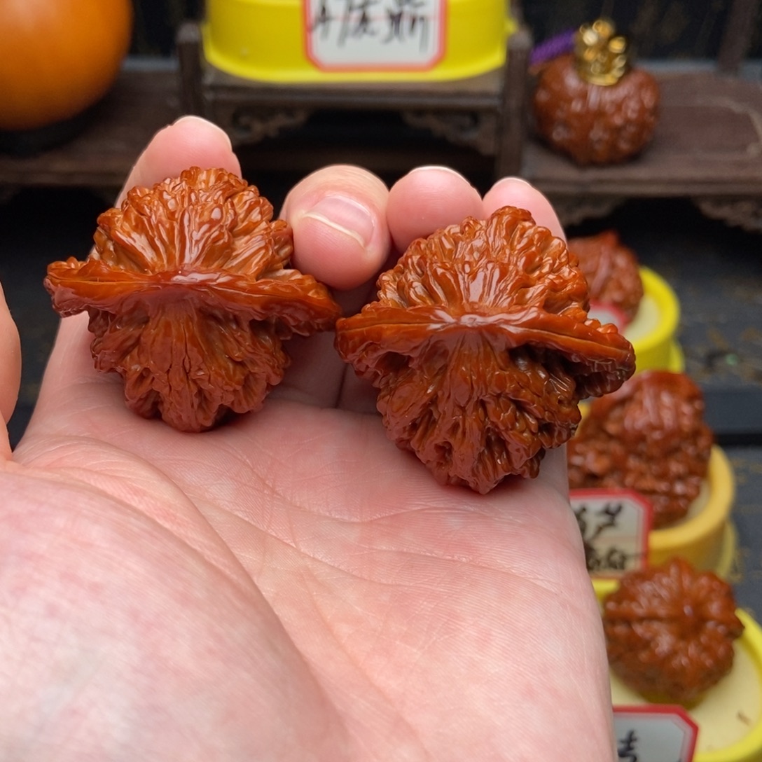 文玩核桃吊坠44虎