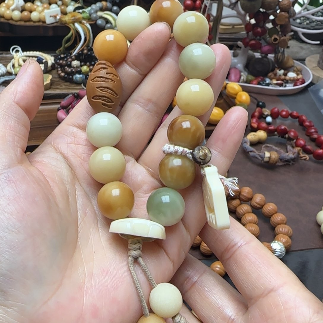 凤眼菩提手串手持