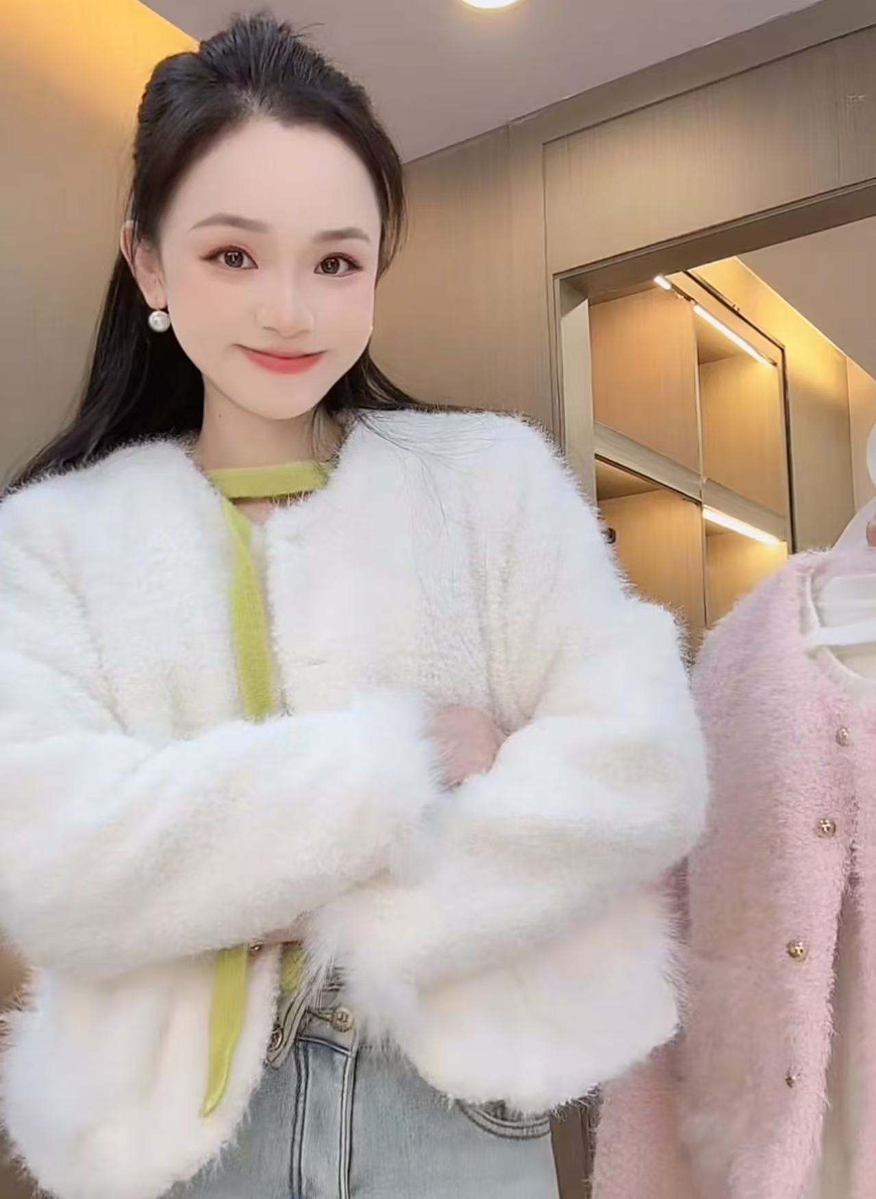 【秀宝女装】设计款甜美风高级感外套XB3891