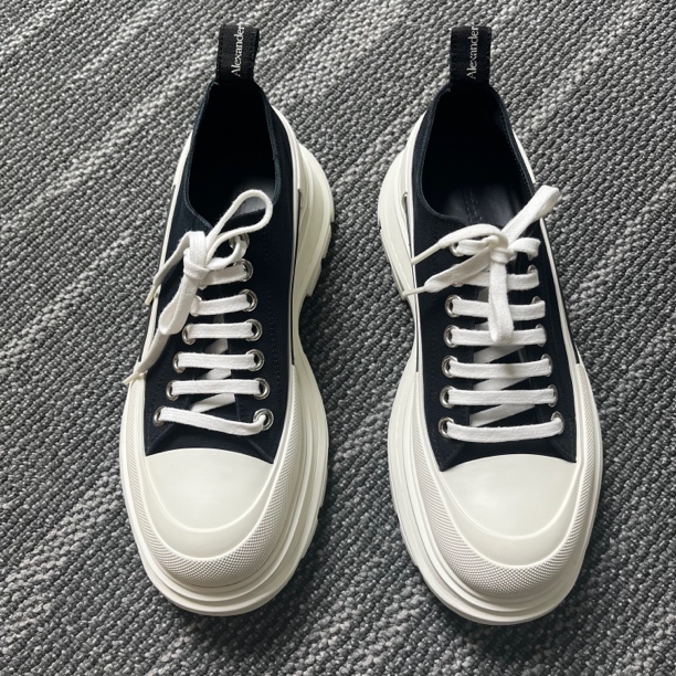 95新 Alexander McQueen/亚历山大·麦昆 短筒马丁靴/41码/0424
