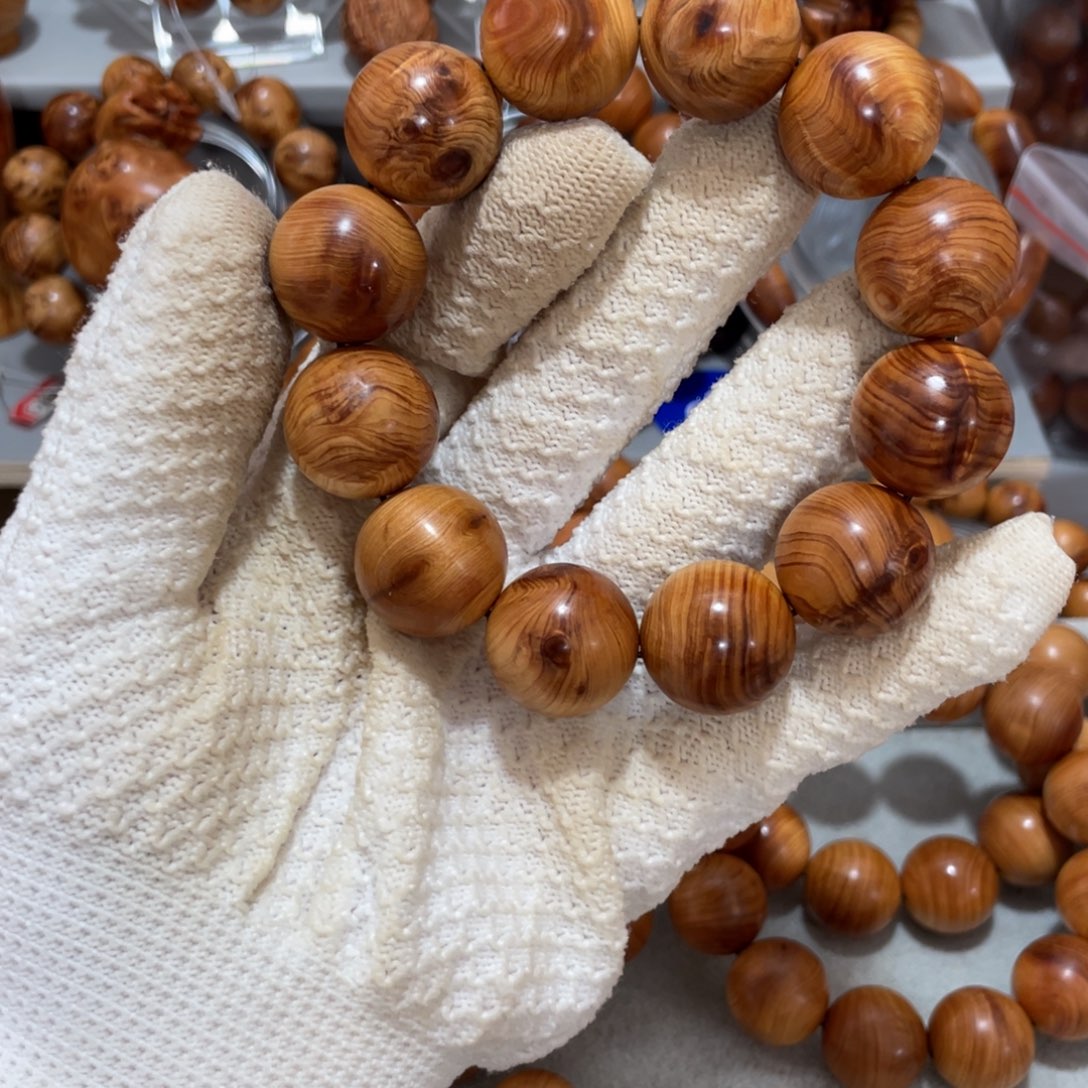 用***1柏木太行崖柏骨料独特纹理2.0手串，高密度