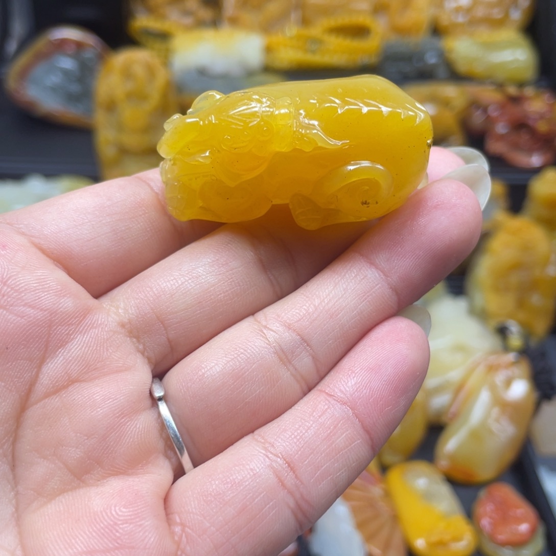 石英质玉（黄龙玉）未镶嵌吊坠(不含链)