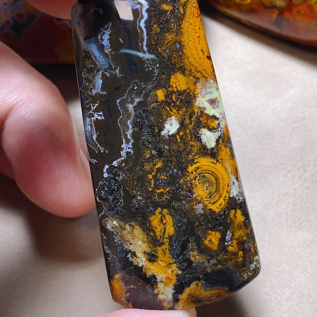 未镶嵌颈饰玛瑙/玉髓一*