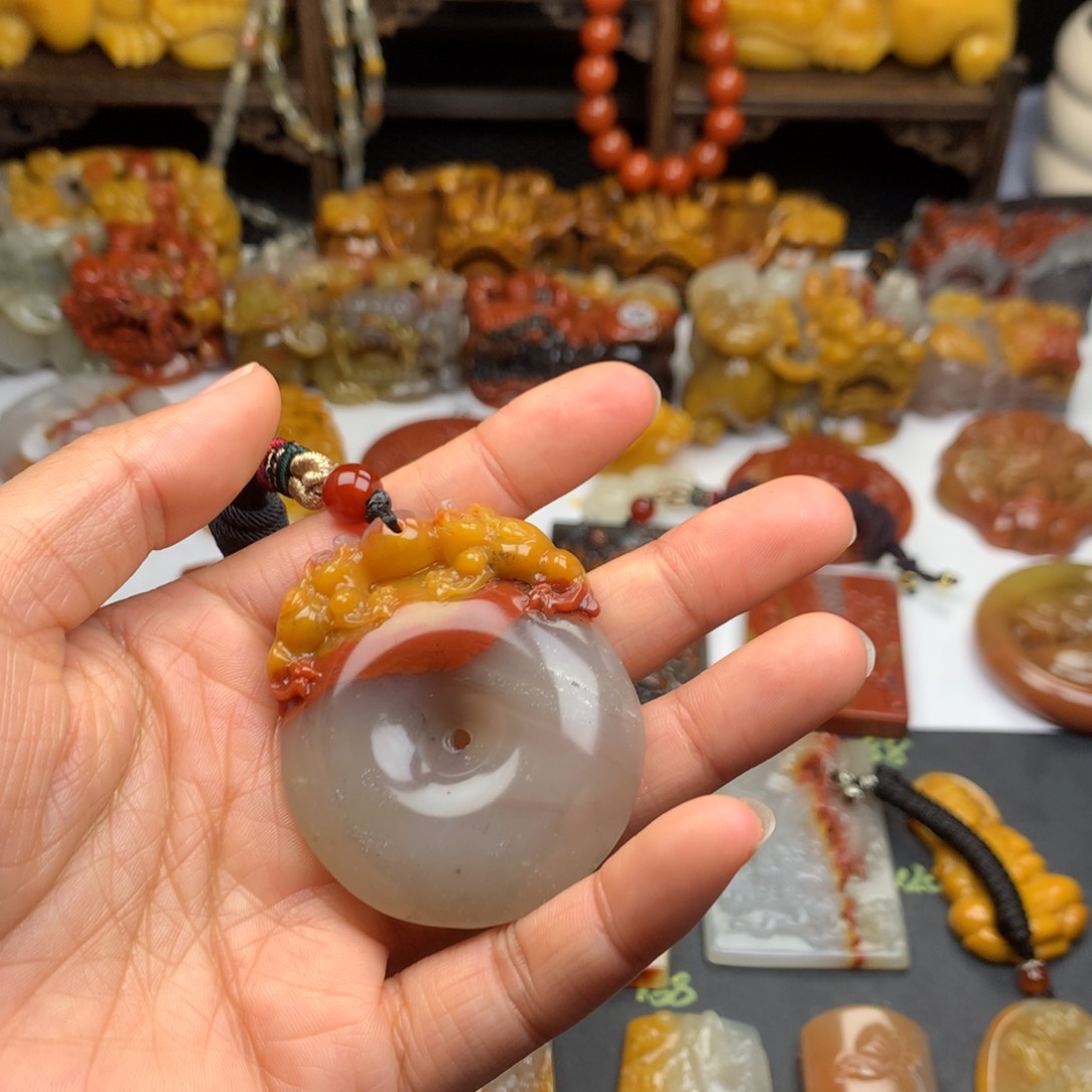 石英质玉（黄龙玉）挂件未镶嵌