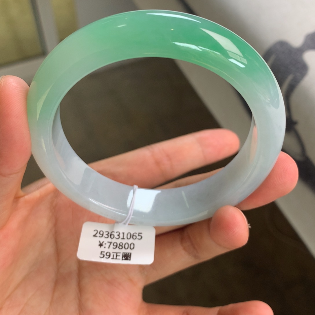 翡翠手镯未镶嵌z***e冰绿