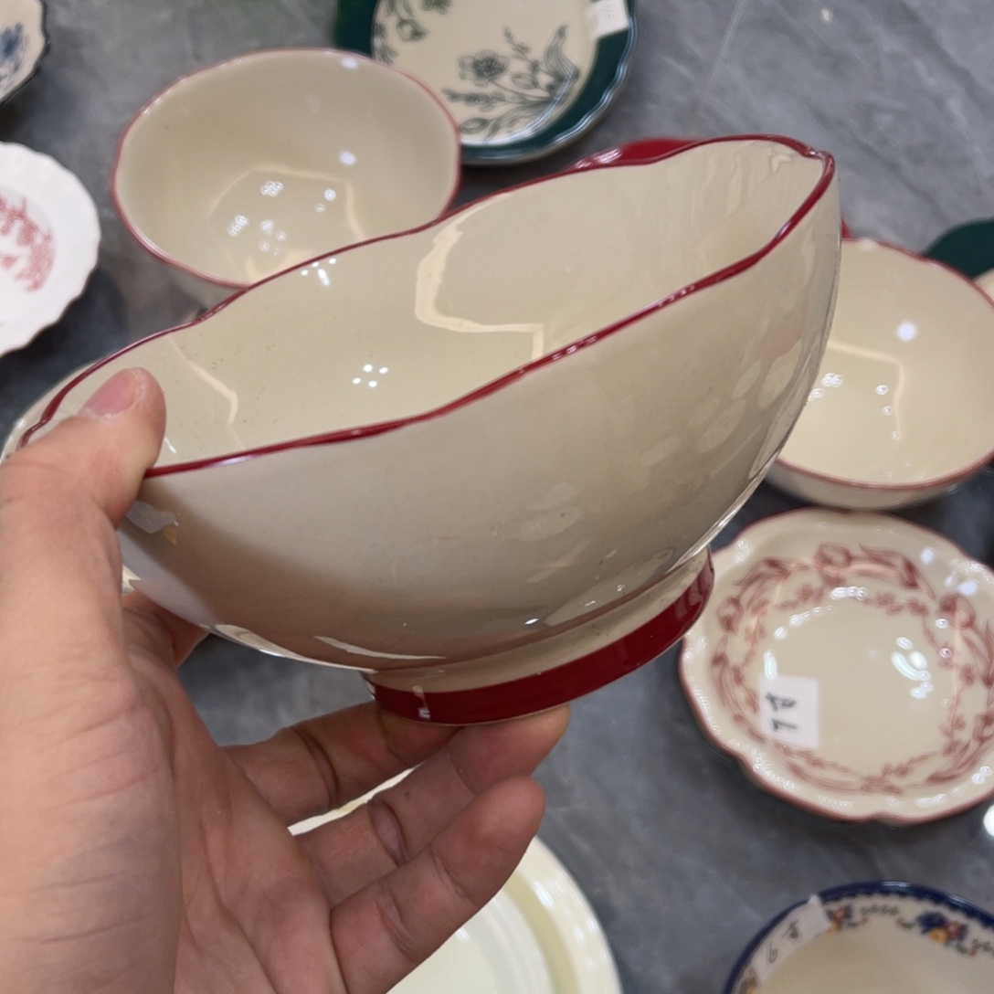 陶瓷微瑕餐具介意勿拍，满18飞！