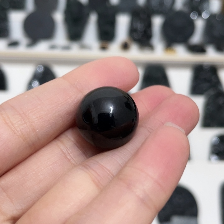 小***子翡翠未镶嵌吊坠(不含链)珠子，尺寸17.8