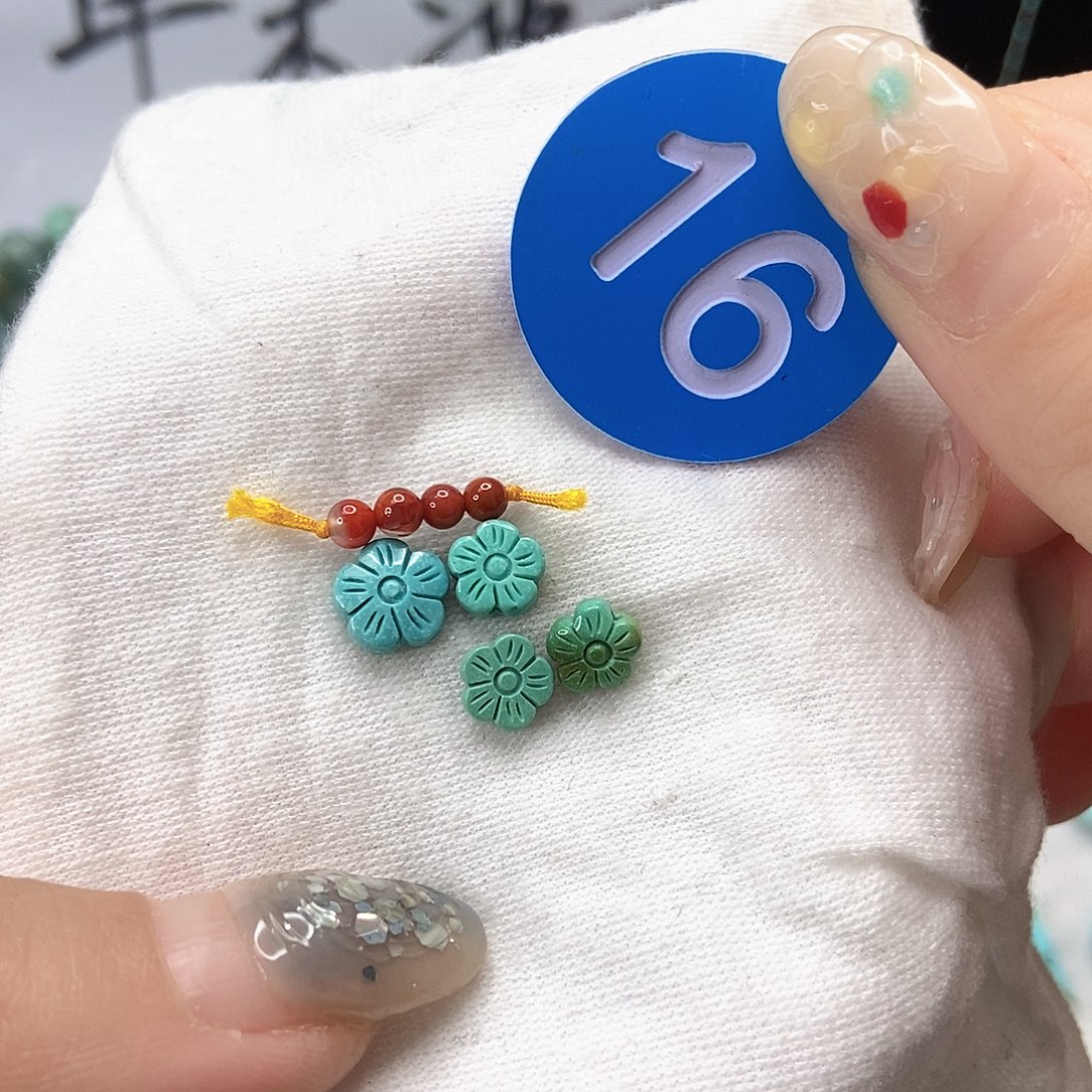 南红玛瑙未镶嵌珠宝奇石