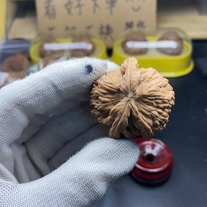 o***哥吊坠文玩核桃瑕疵不退不换