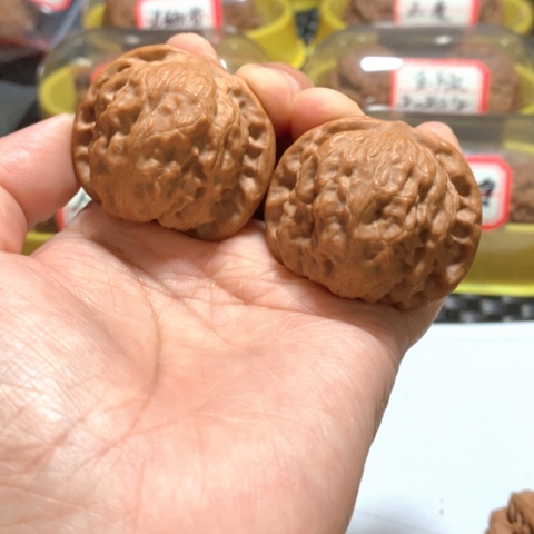 文玩核桃吊坠野狼