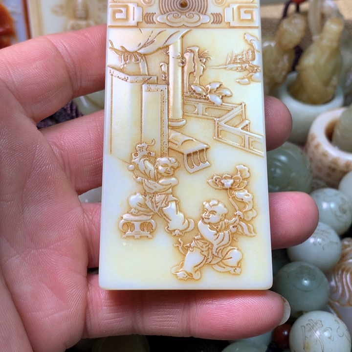 和田玉挂件未镶嵌知*者