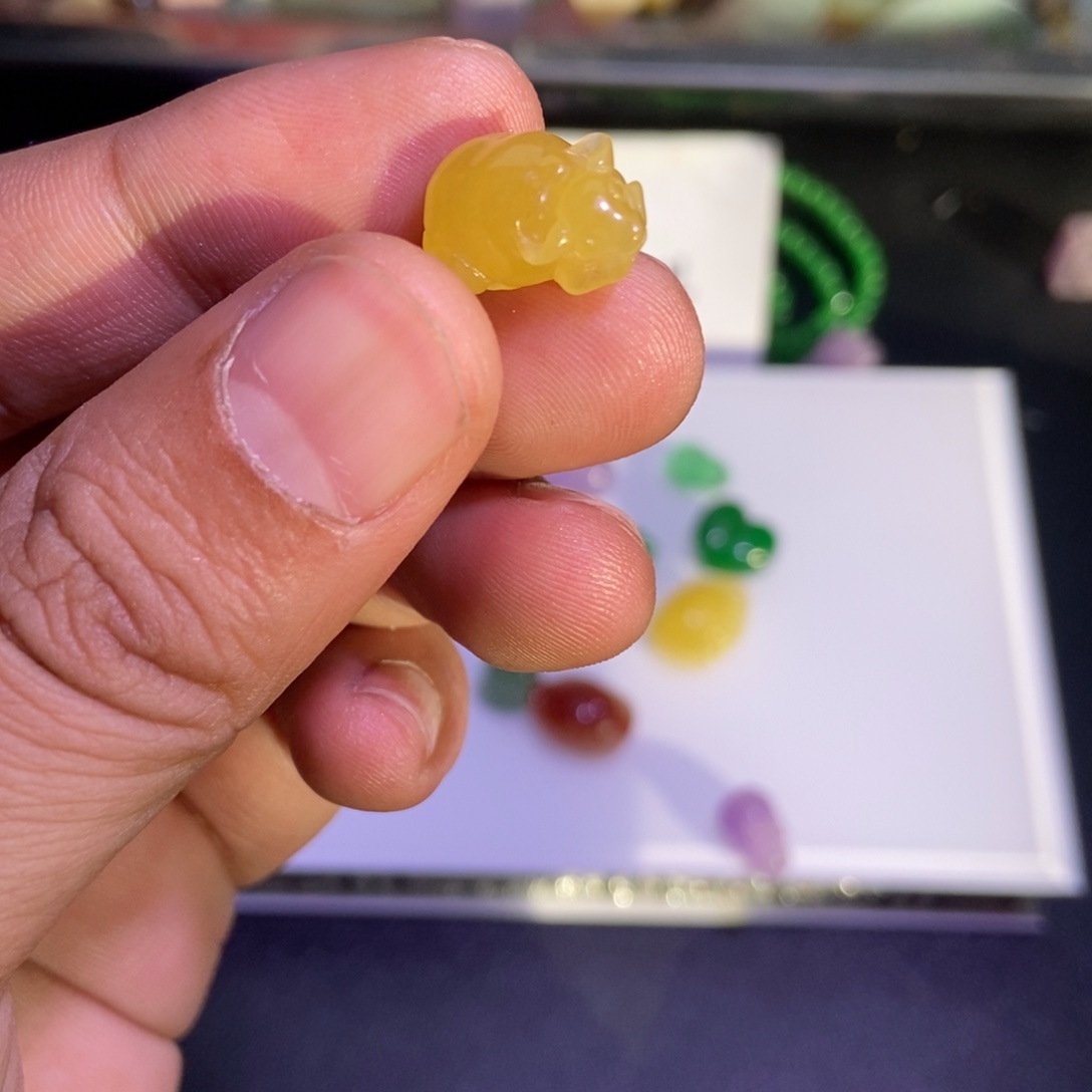 翡翠未镶嵌颈饰吊坠