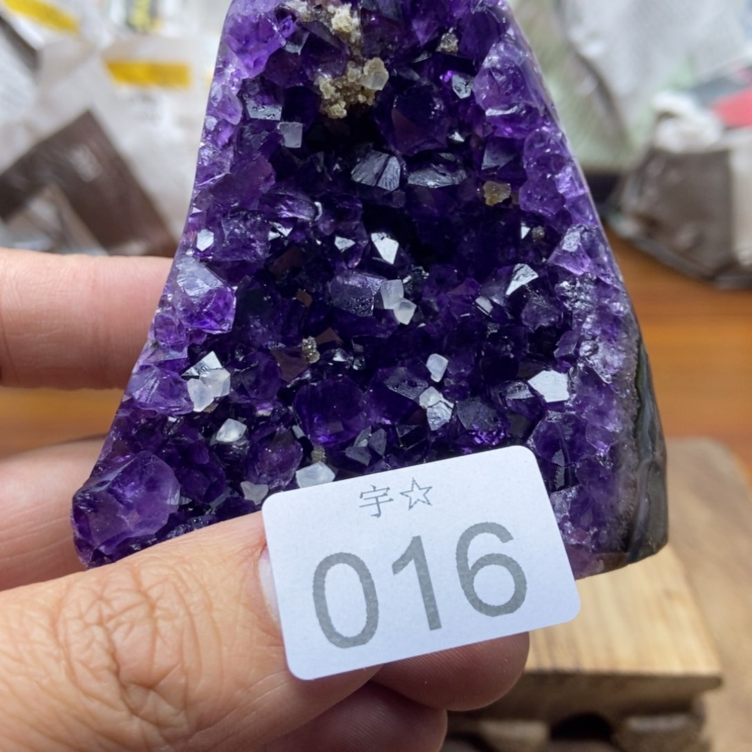 紫晶天然水晶摆件未镶嵌