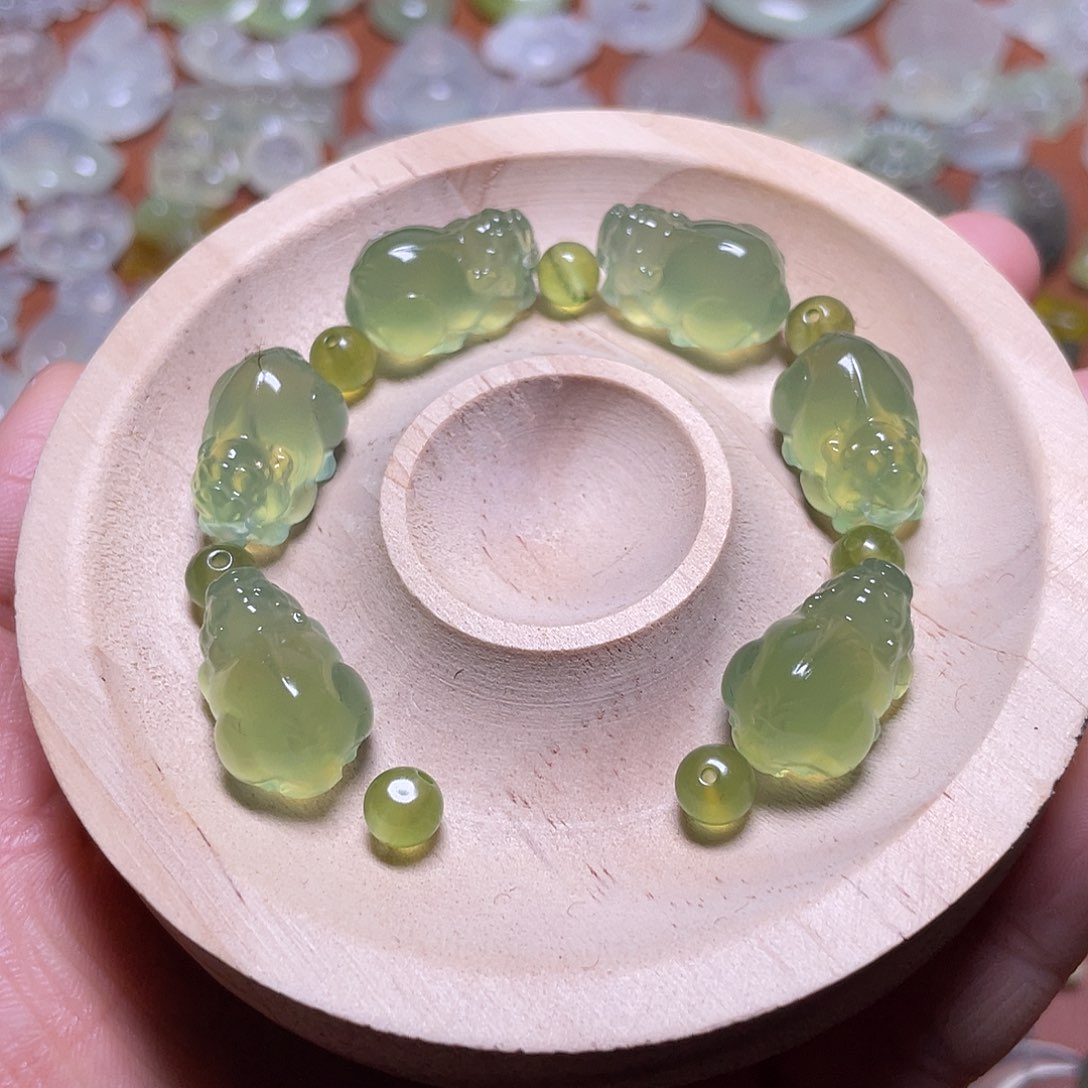 星***星蛇纹石玉未镶嵌手绳