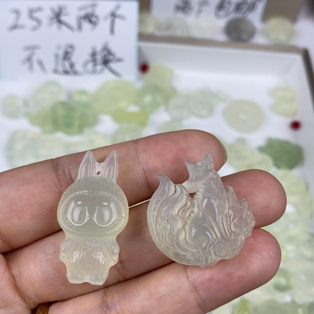 未镶嵌蛇纹石玉颈饰