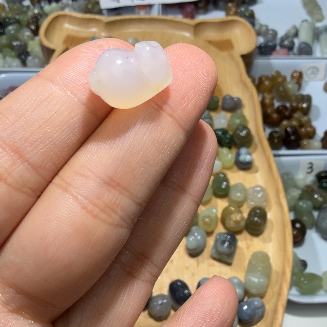 和田玉未镶嵌珠宝奇石