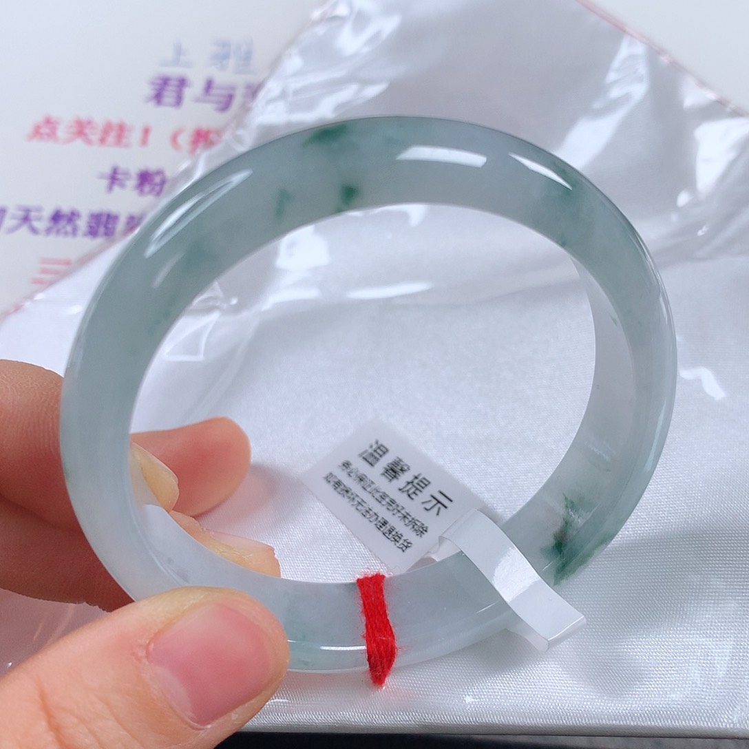 翡翠手镯未镶嵌 正圈①①⑦