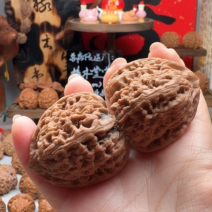 文玩核桃吊坠南疆全品39