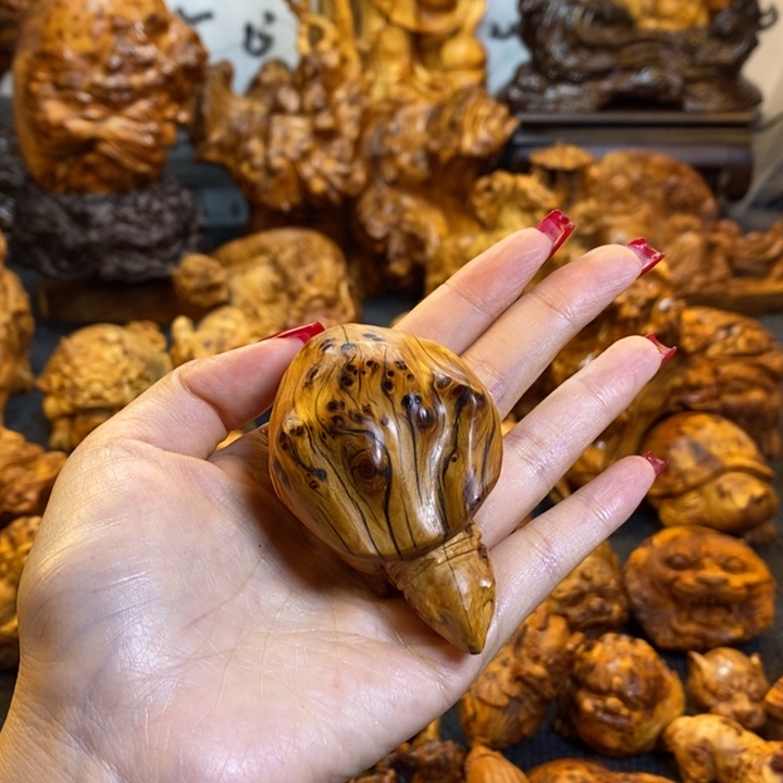 瑞***吉崖柏乌龟手把件手把件手把件