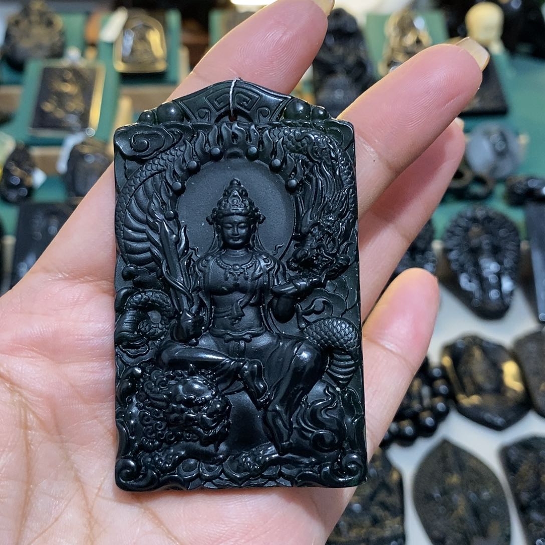 蛇纹石玉颈饰未镶嵌一**札
