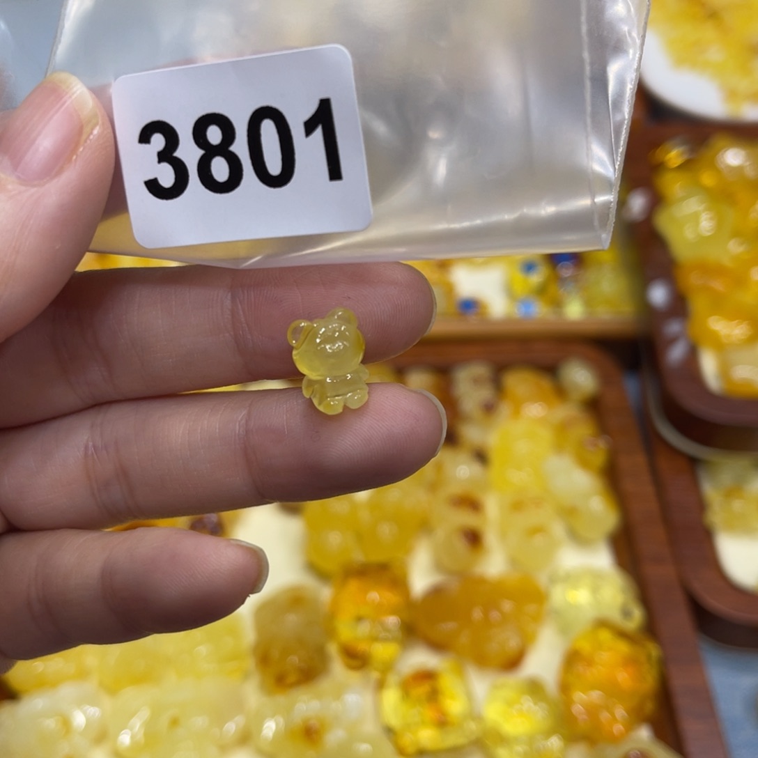 琥珀珠宝奇石未镶嵌