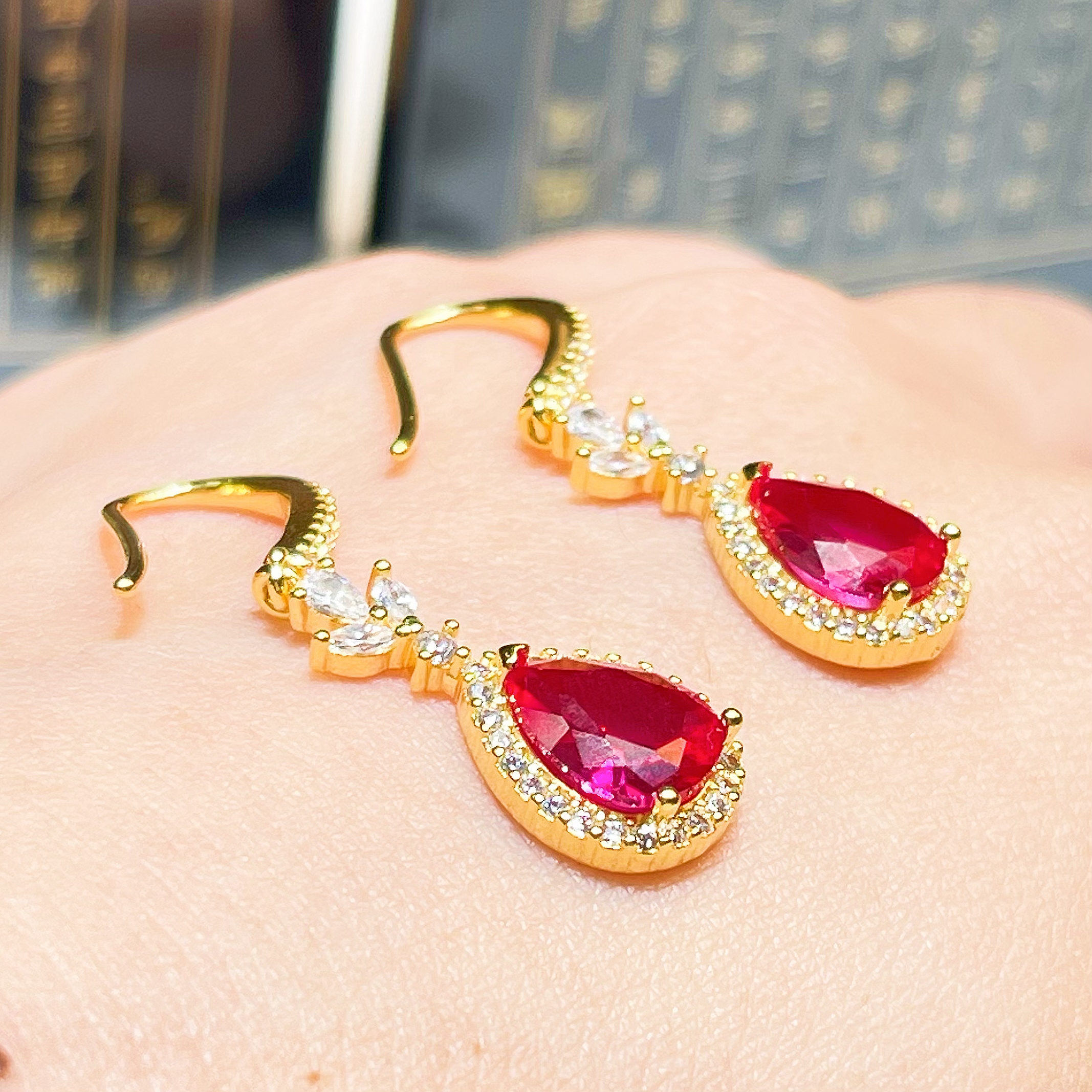 培育红宝石-中国好珍宝【78】水滴设计款红宝石耳钩一对【质检发货】