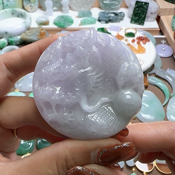 翡翠颈饰未镶嵌大龙牌