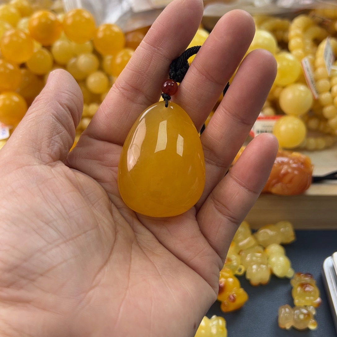 未镶嵌琥珀珠宝奇石