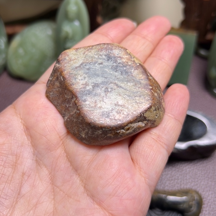 颈饰未镶嵌岫岩河磨玉（透闪石质玉）