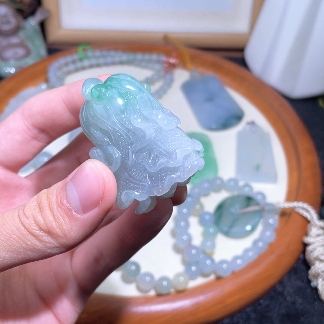翡翠未镶嵌颈饰吊坠