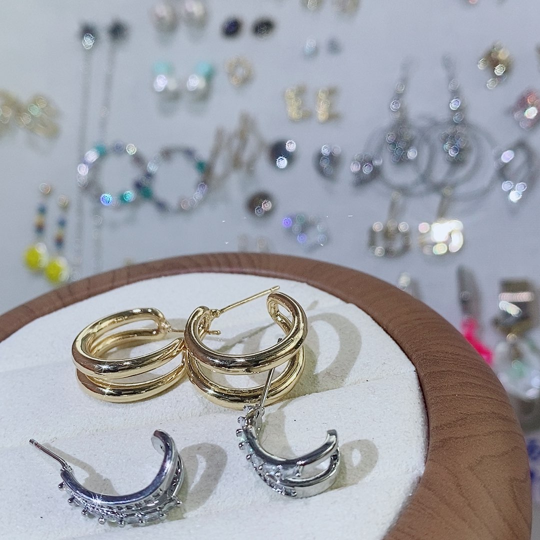 蔷薇辉石合金耳钉