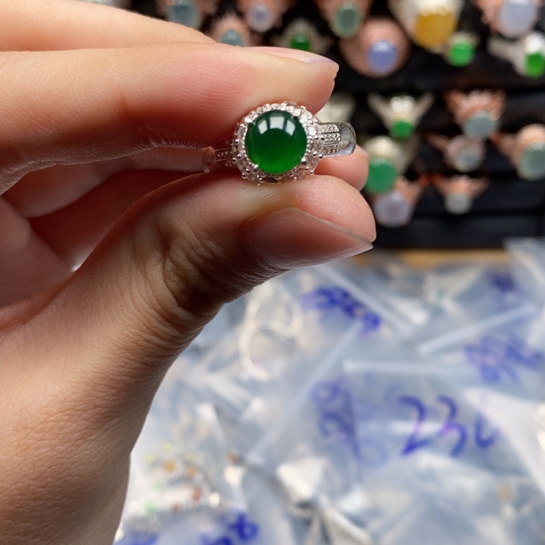 翡翠戒指未镶嵌茉**宝天然缅甸翡翠