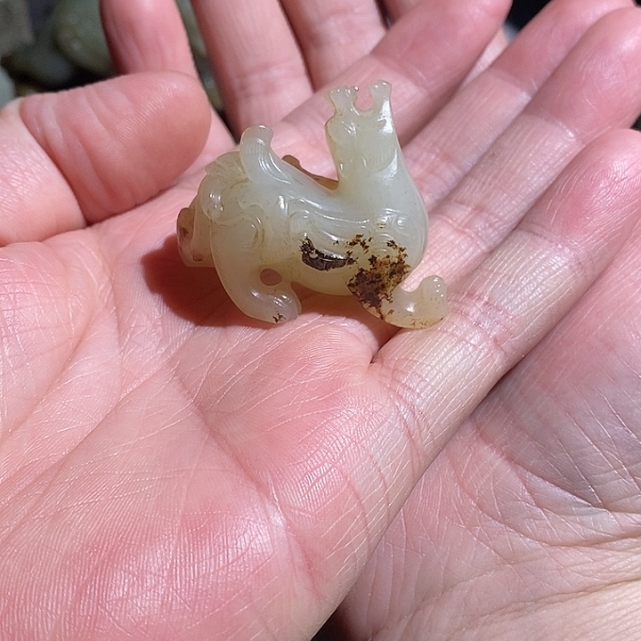 和田玉（糖玉）在未镶嵌敏*