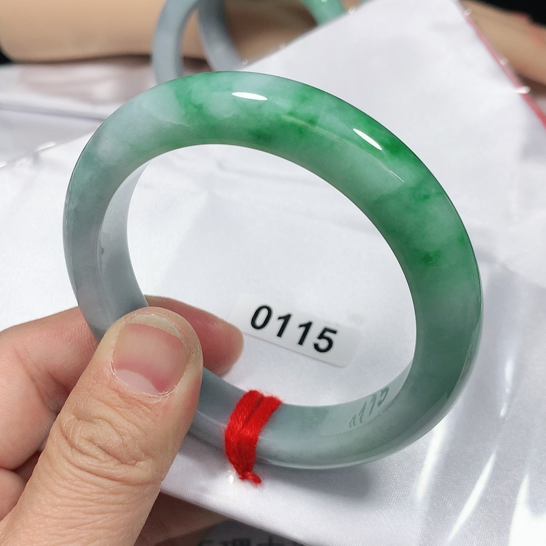 翡翠手镯未镶嵌天然缅甸翡翠手镯A货