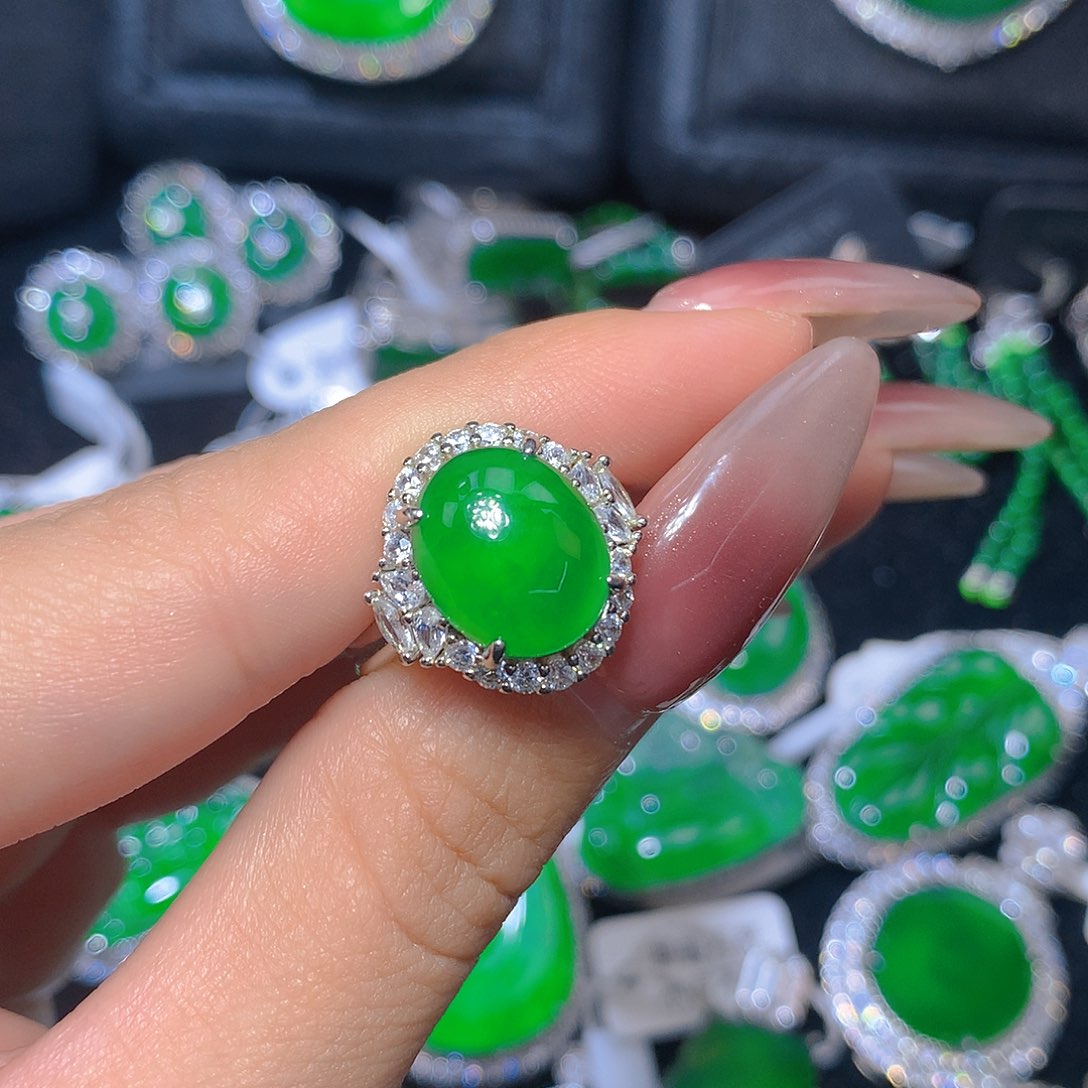 翡翠颈饰银S925镶嵌翡翠