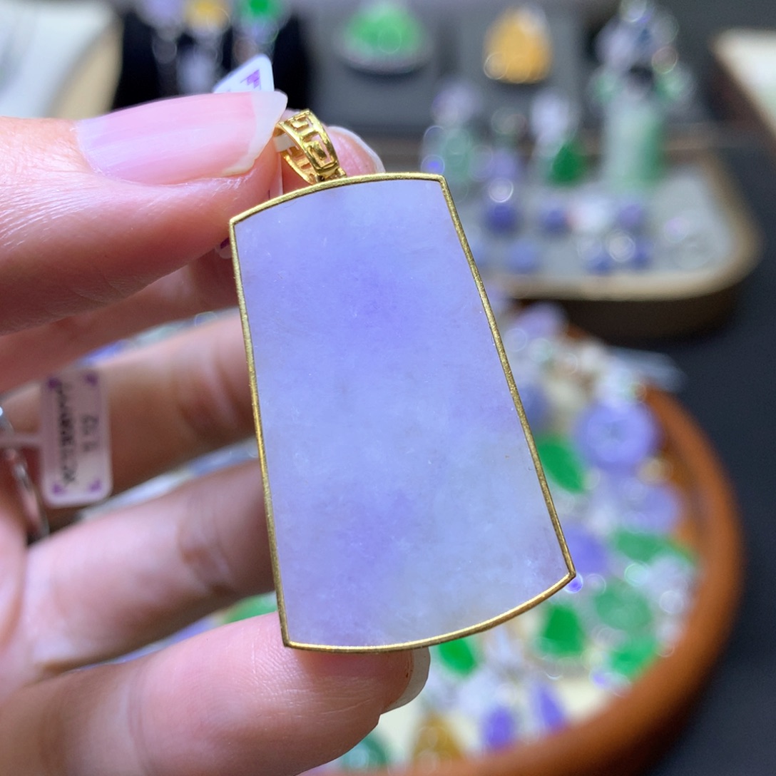 【闪购商品】翡翠颈饰18K金镶嵌翡翠吊坠项链