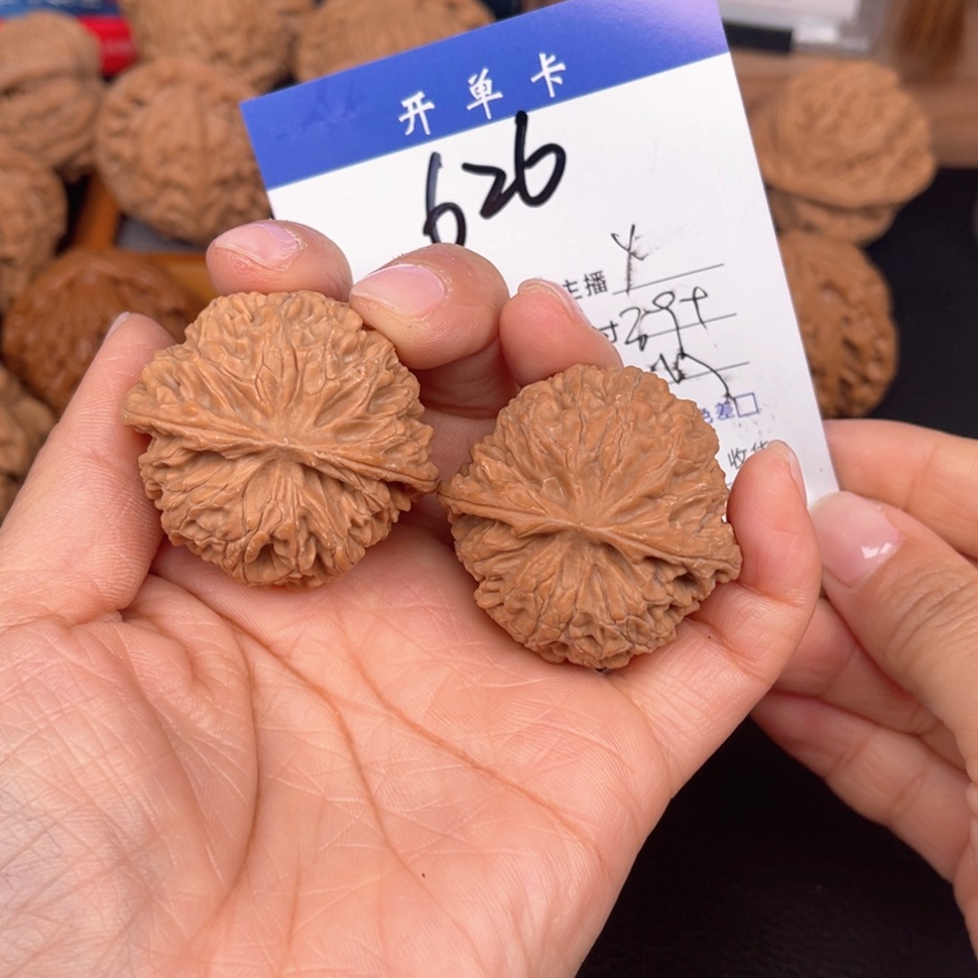 文玩核桃吊坠苹果园39尺。 626